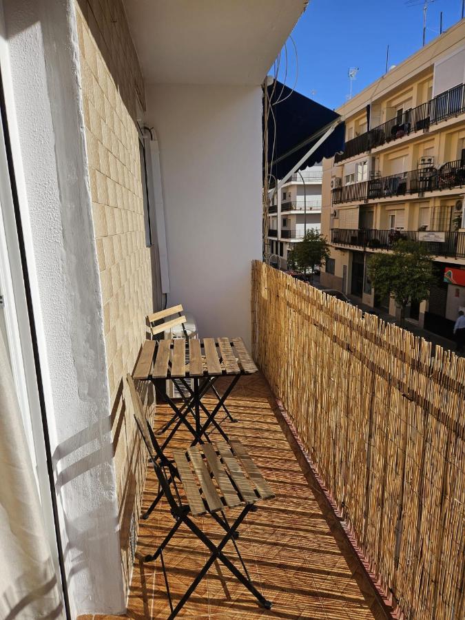 Apartamento Familiar En Triana Sevilla Exteriör bild