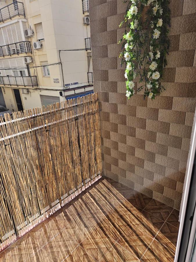 Apartamento Familiar En Triana Sevilla Exteriör bild